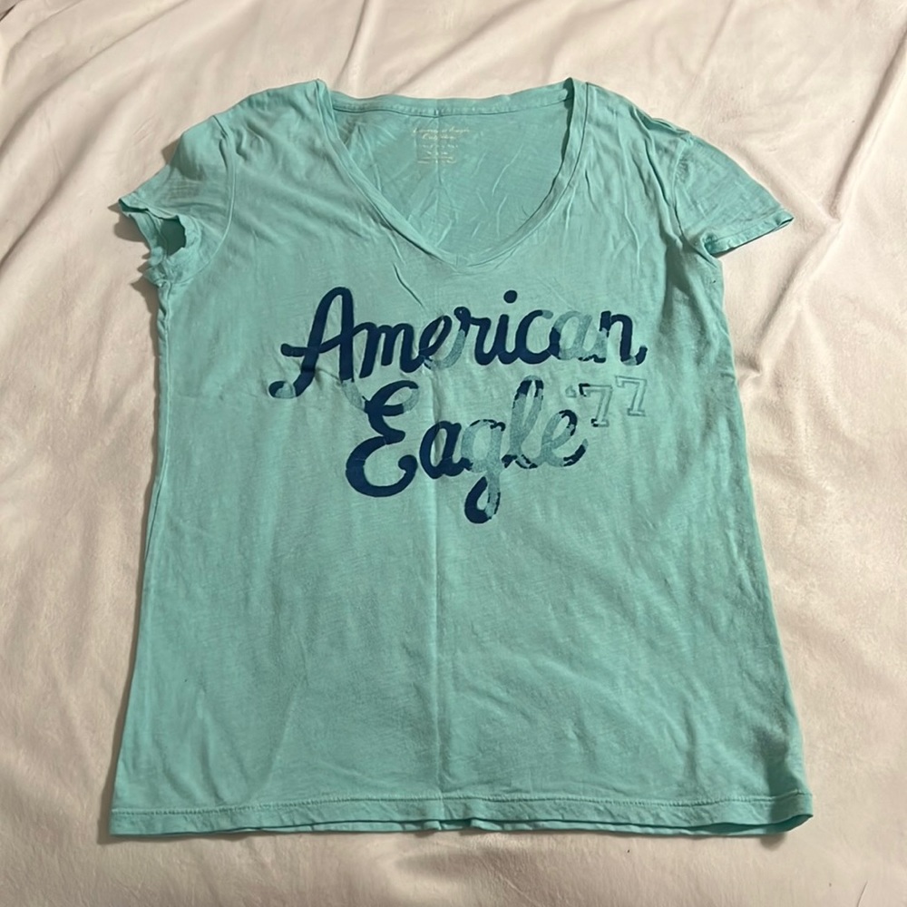 American Eagle V-Neck Short Sleeve T-shirt Size M